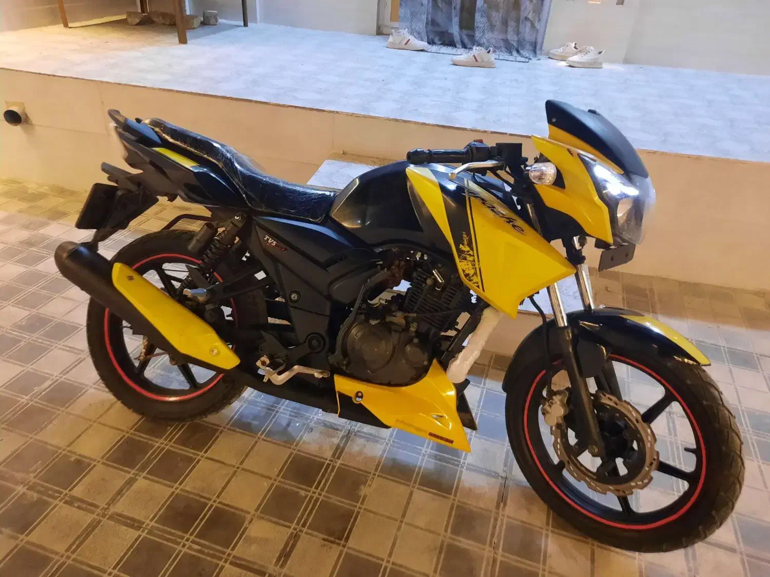 هندا و آپاچی مدل92و160سی سی زردمشکی|موتورسیکلت|تربت‌حیدریه, چهارراه خواف|دیوار