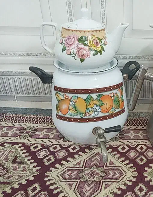 کتری لعابی قوریش چینیه|قوری، کتری، قهوه‌ساز دستی|بروجرد, |دیوار