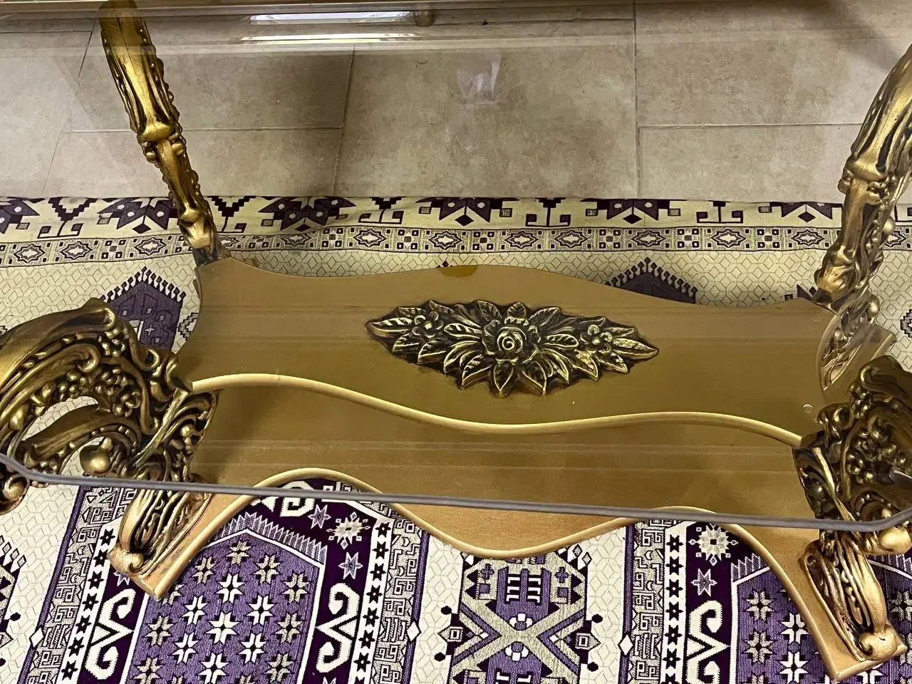 میز مبلی در حد نو|مبلمان خانگی و میز عسلی|گرمدره, |دیوار