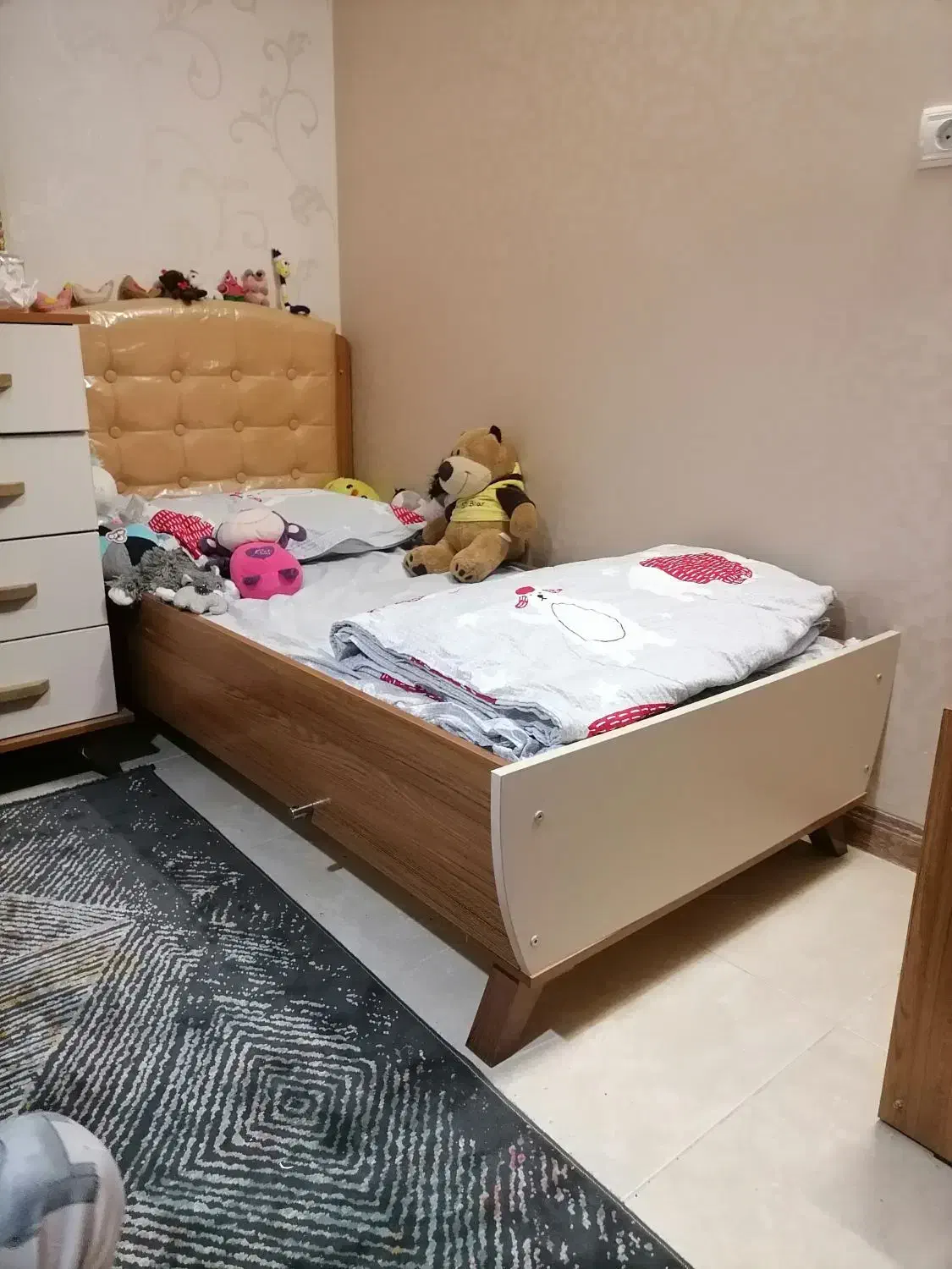 تخت نوجوان چوبی با روکش ملامینه با تشک طبی|تخت و صندلی بچه|یزد, |دیوار