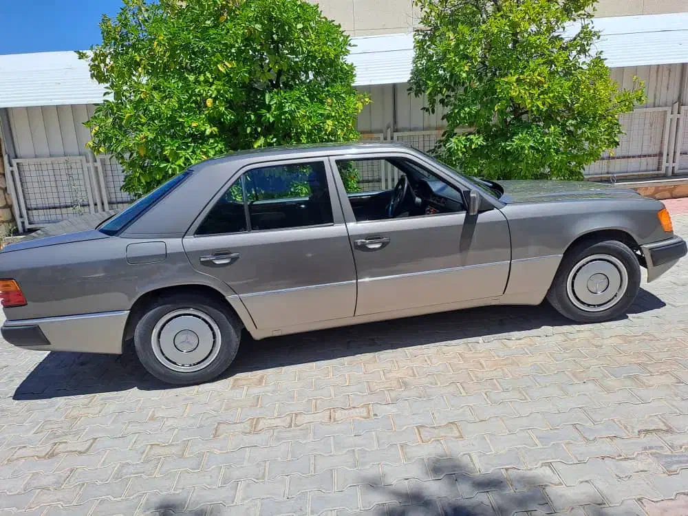 بنز ۲۳۰ کپل اتاق ۱۲۴|خودرو کلاسیک|همدان, |دیوار