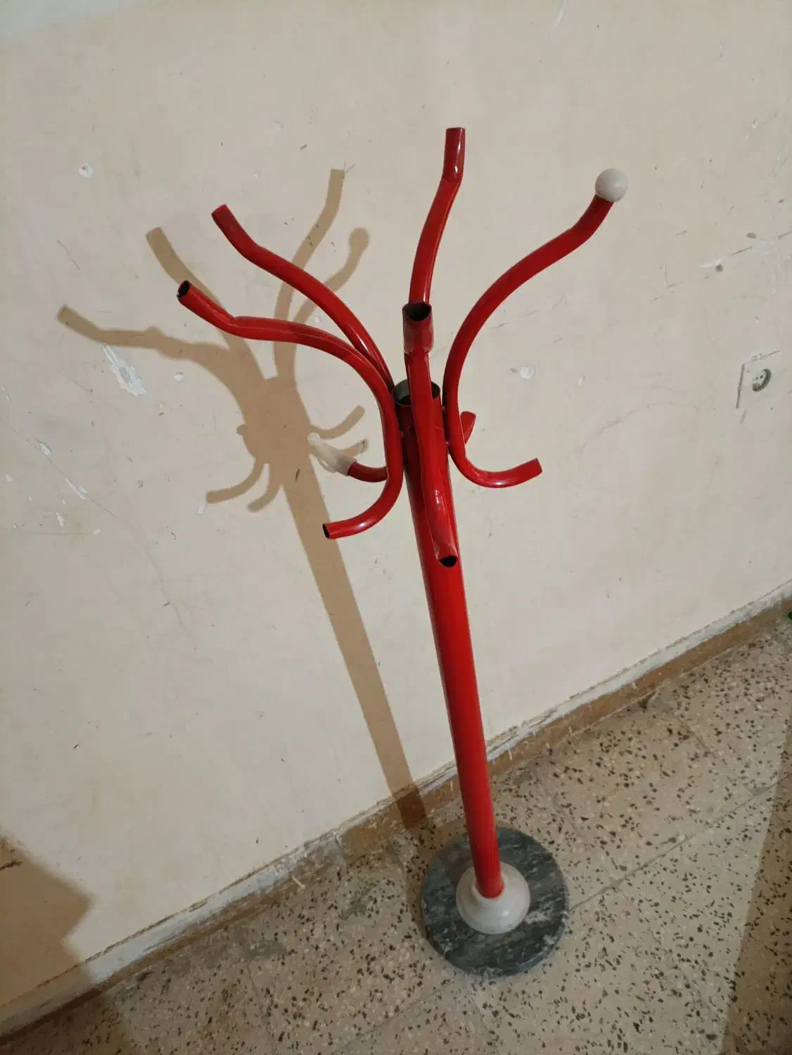 چوب لباسی بسیار تمیز و کاملا سالم بدون مشکل|بندرخت و رختآویز|یاسوج, |دیوار