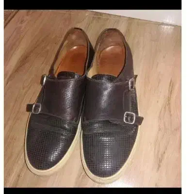 کتونی|کیف، کفش، کمربند|رشت, دیلمان|دیوار