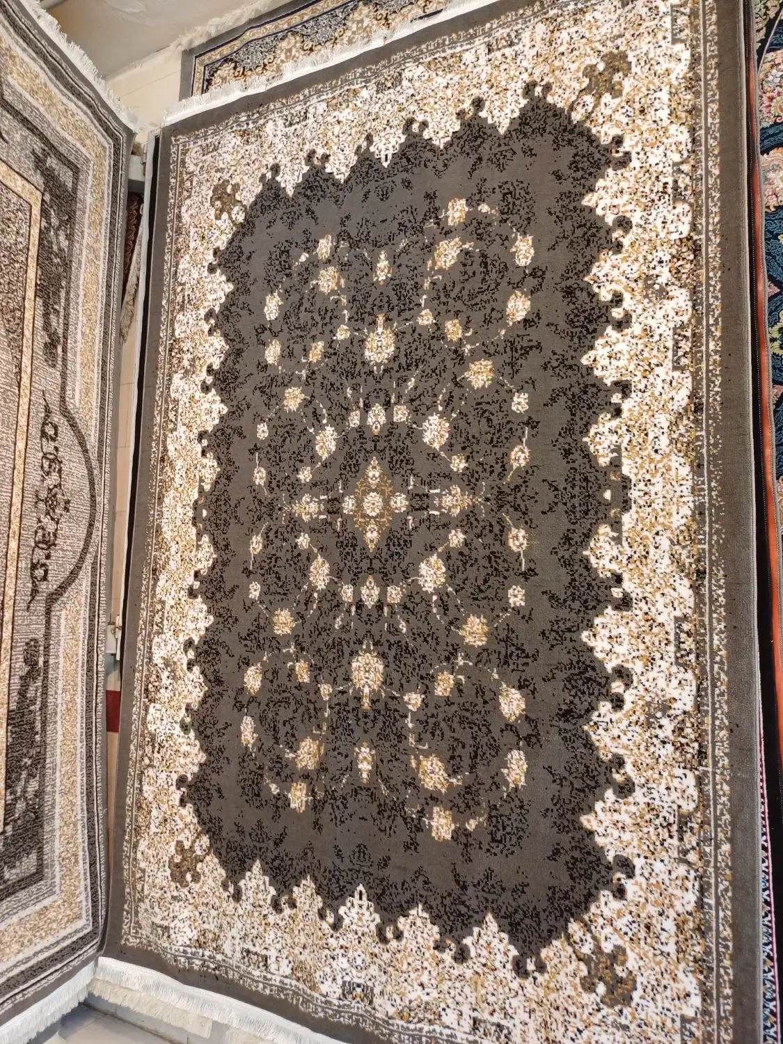 یک جفت فرش ۱۲متری نو قیمت جفت ۱۰ تومن|فرش|مشهد, سیلو|دیوار