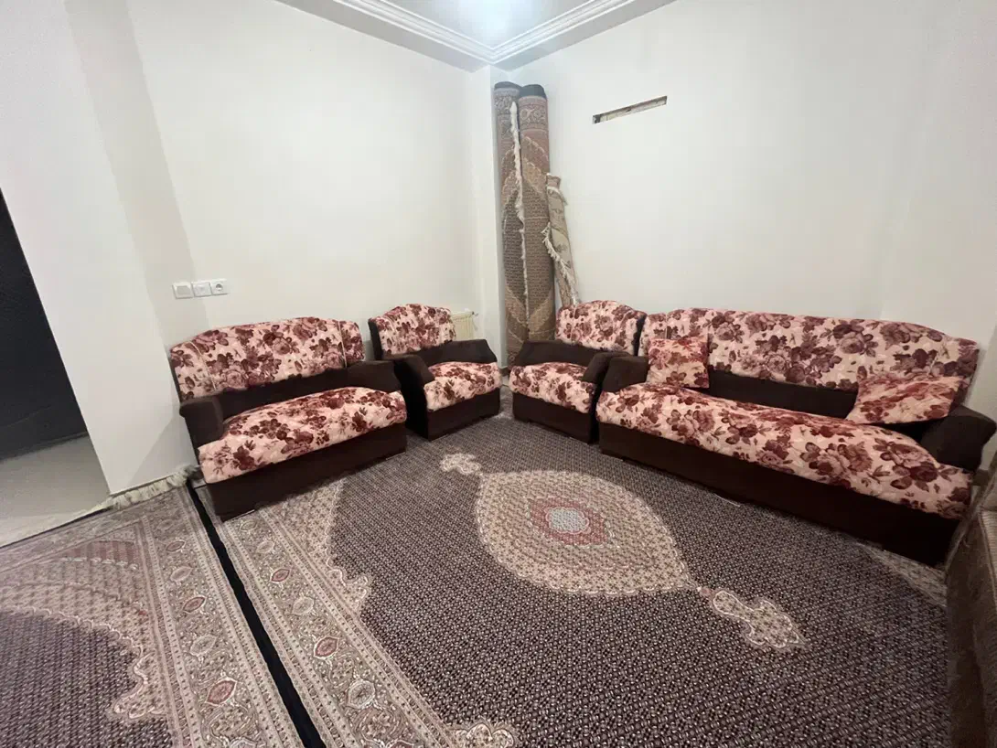 ۲دست مبل تازه و نو نو|مبلمان خانگی و میز عسلی|تالش, هشتپر|دیوار