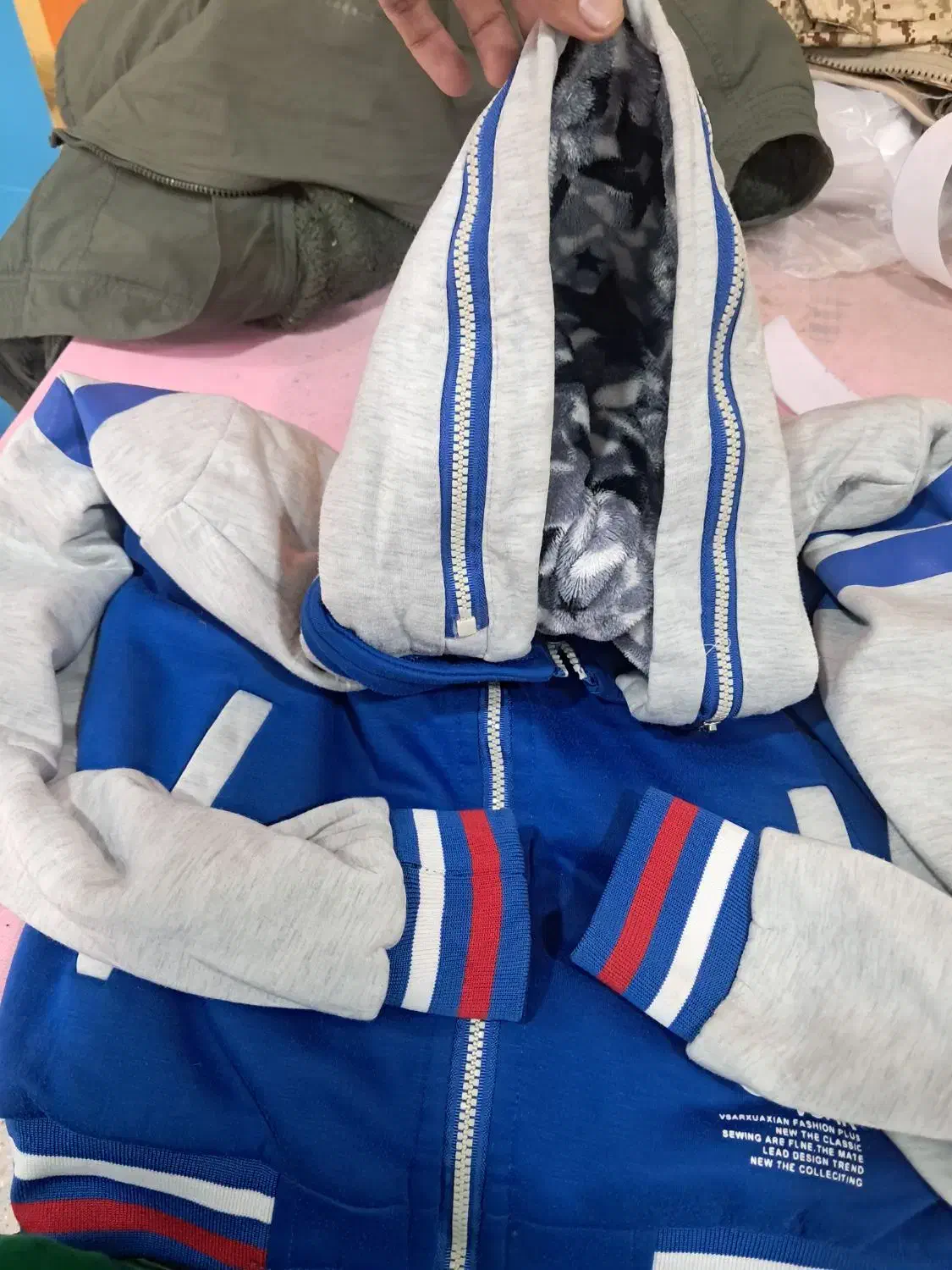 سیشرت داخل خز سالم و گرم(استوک)|لباس|بردسکن, |دیوار