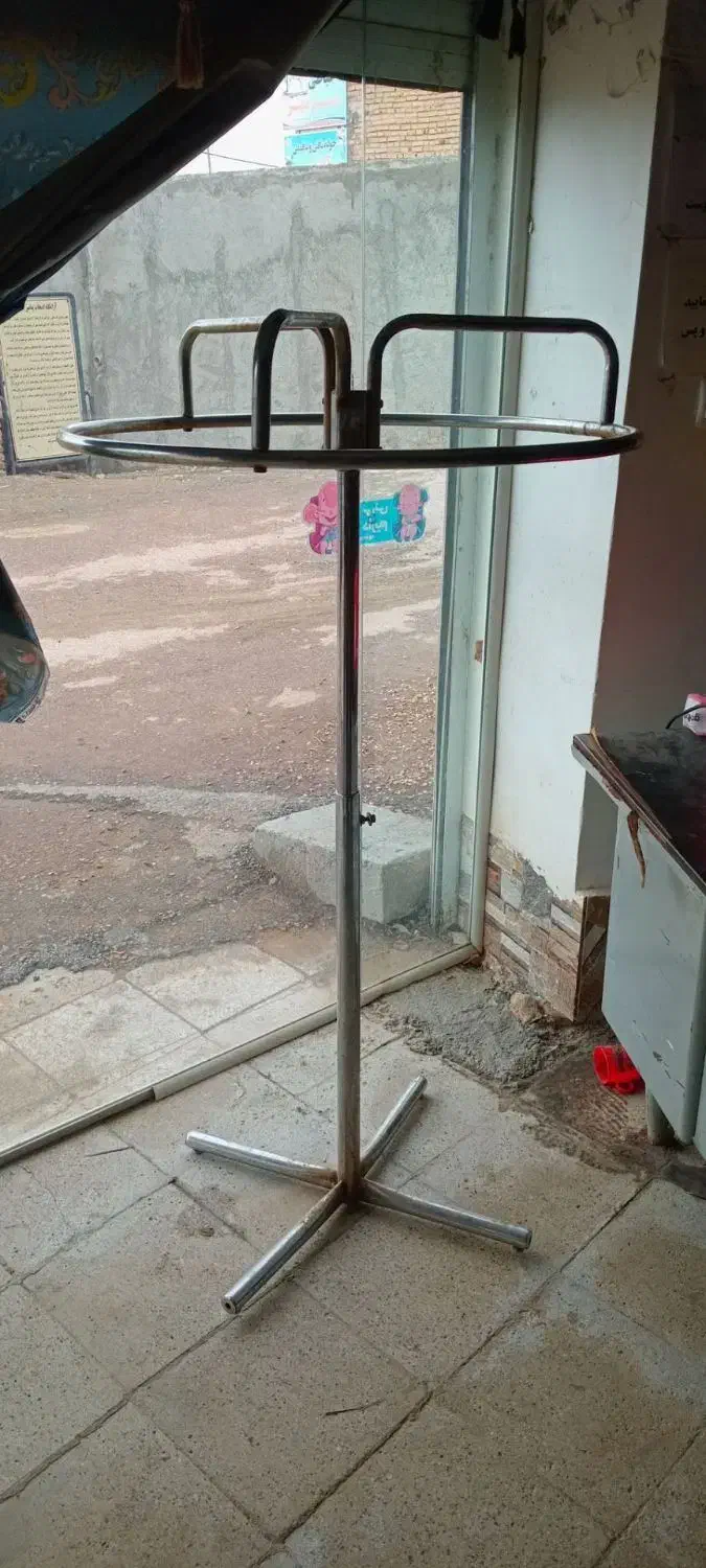 رگال چرخشی|بندرخت و رخت‌آویز|بیرجند, |دیوار