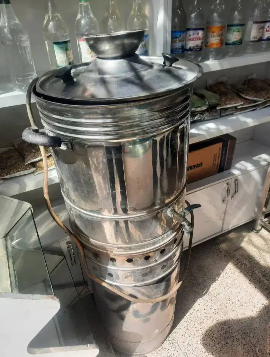 سماور هیئتی بزرگ و جام اجیل وشکلات برای مغازه|سماور، چایساز، قهوهساز|مشهد, انقلاب|دیوار