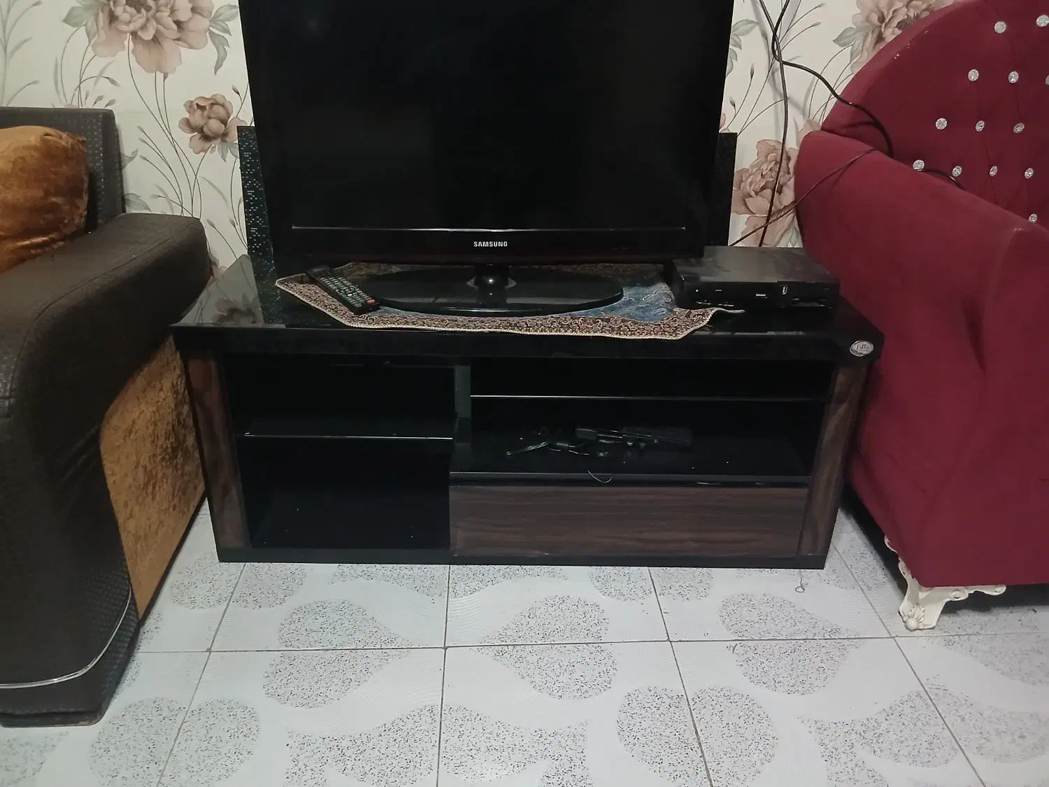 میز ال سی دی|میز تلویزیون|رشت, پاره بیجار|دیوار