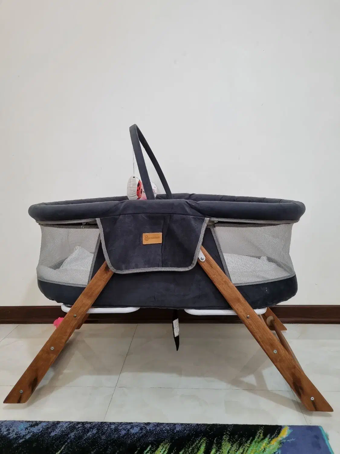 فروش گهواره متحرک نو|تخت و صندلی بچه|شاهینشهر, عطار|دیوار