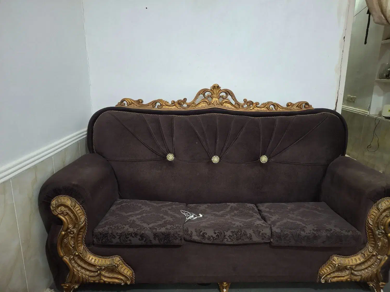 مبل سلطنتی 7نفره به قیمت مناسب داده میشه|مبلمان خانگی و میز عسلی|زابل, |دیوار