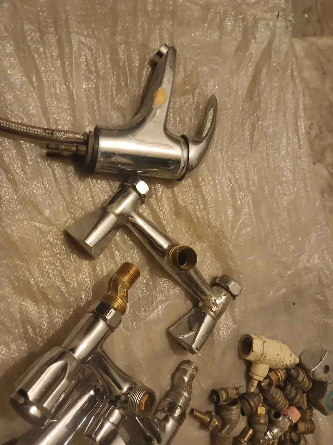 شیر الات|لوازم سرویس بهداشتی|تبریز, |دیوار