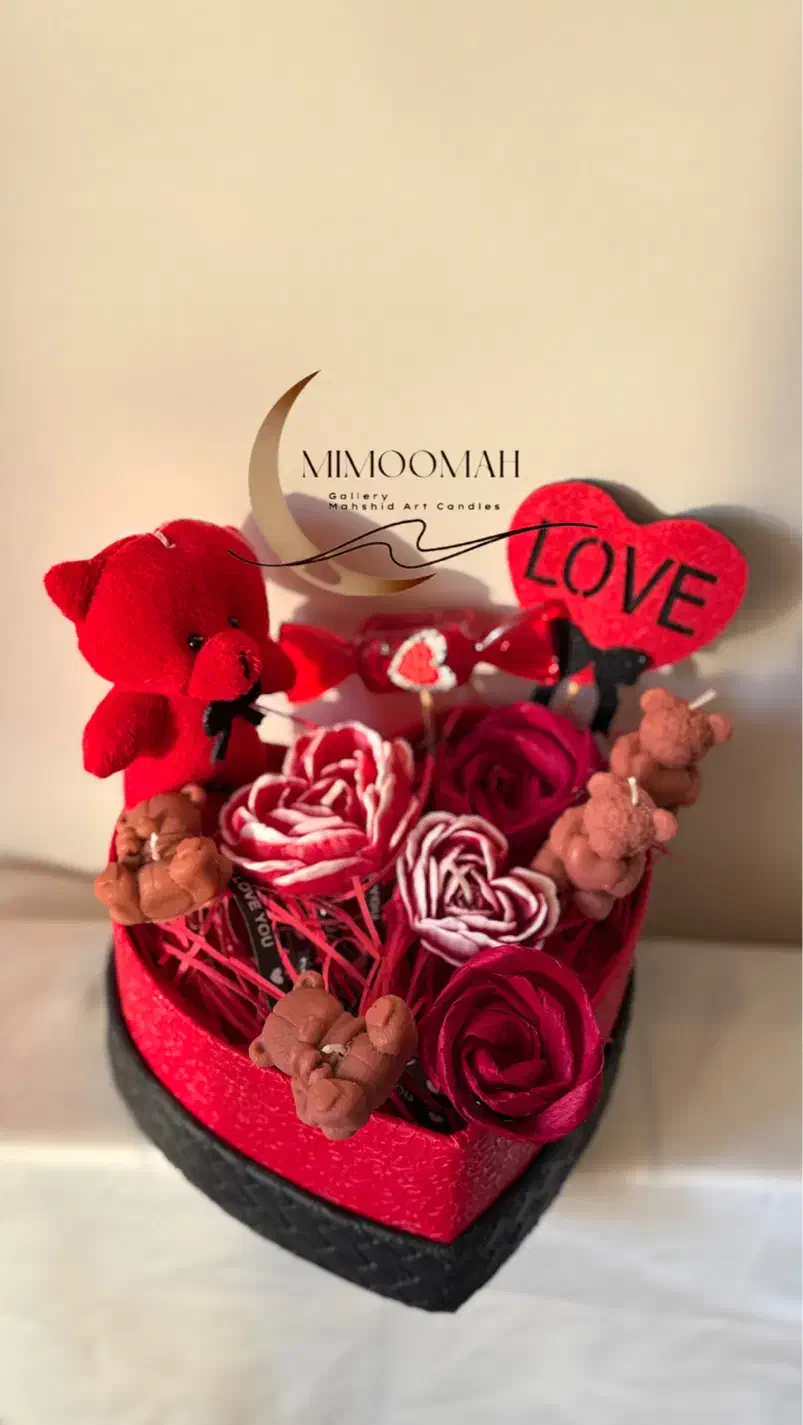 باکس هدیه ولنتاین قلبی شمع و شکلات و خرس و گل|صنایع دستی و سایر لوازم تزئینی|تهران, پاسداران|دیوار