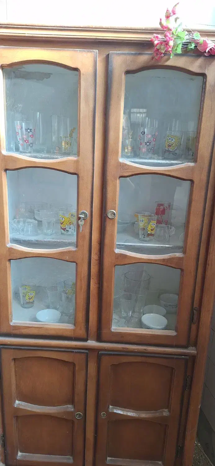 سرویس چوبی قدیمی دوجفت کمدتک .ویترین .|جاکفشی، کمد، دراور|قم, باجک یک|دیوار