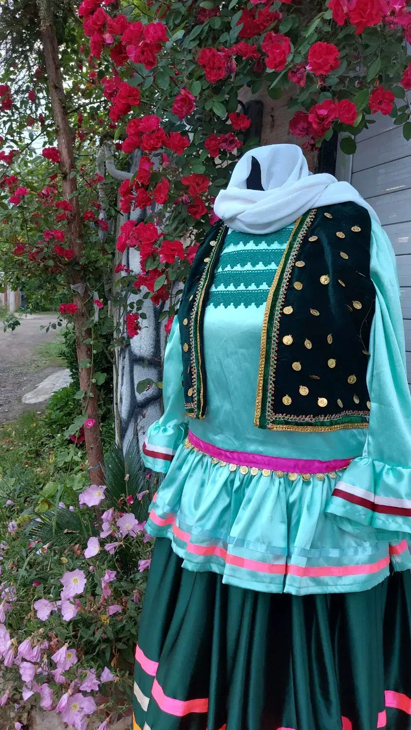 لباس قاسم ابادی|لباس|طاهرگوراب, |دیوار