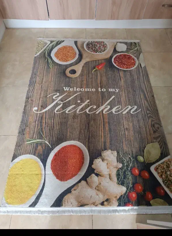 فرش کارکرده ولی تمیز|فرش|شاهینشهر, عطار|دیوار