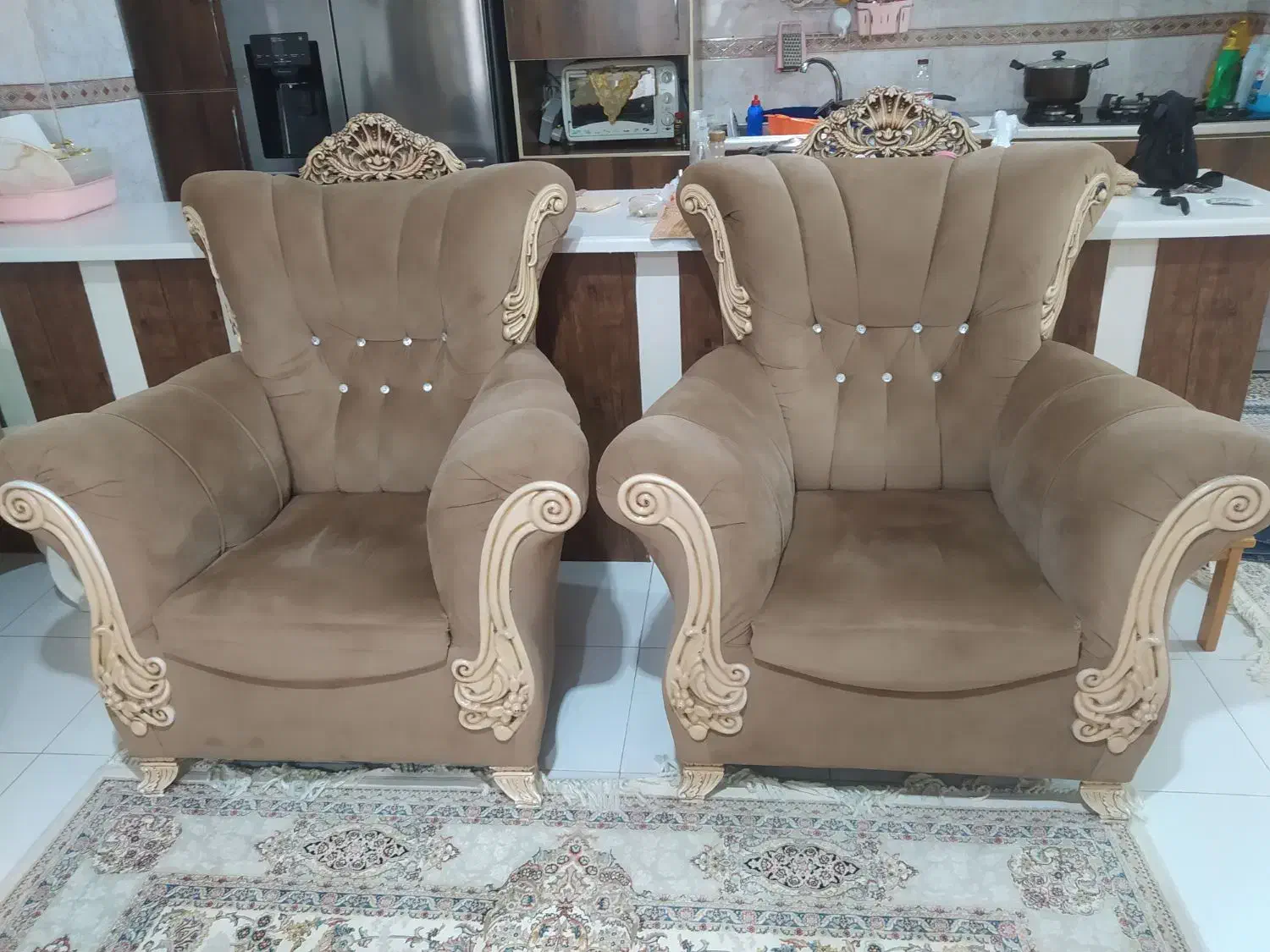 مبل هفت نفره به همراه میز پذیرایی|مبلمان خانگی و میز عسلی|رشت, جهاد|دیوار