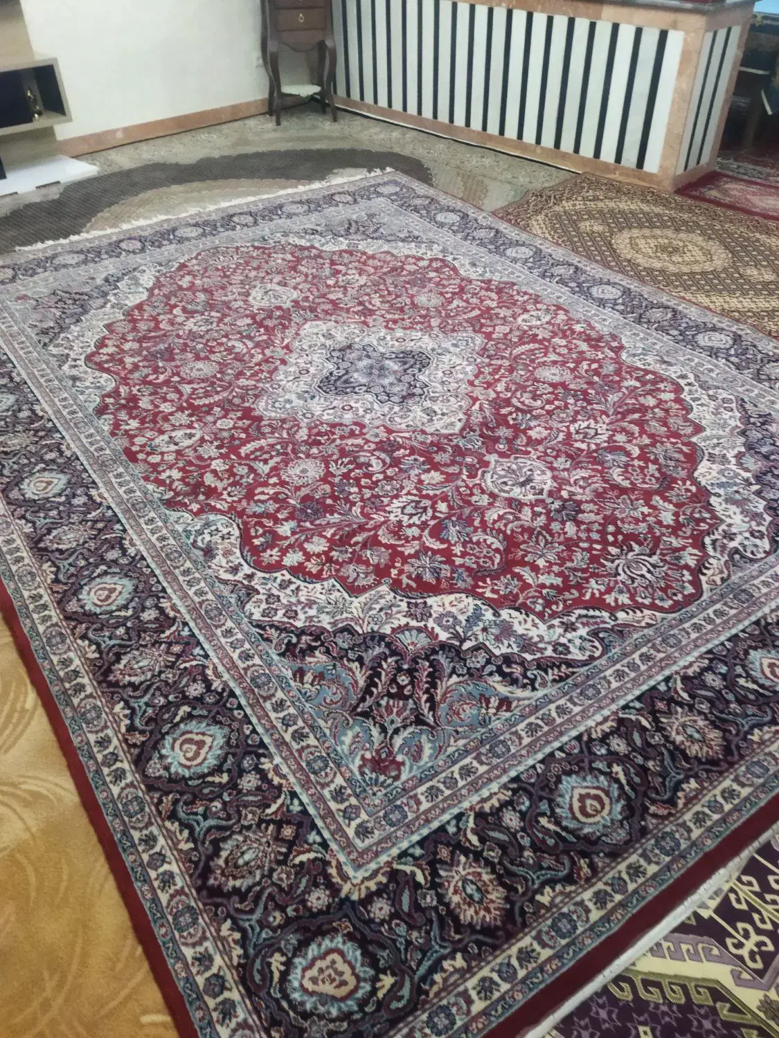 فرش ۱۲ متری کاملا سالم بدون نقطه ای خال با تراکم|فرش|اردبیل, |دیوار