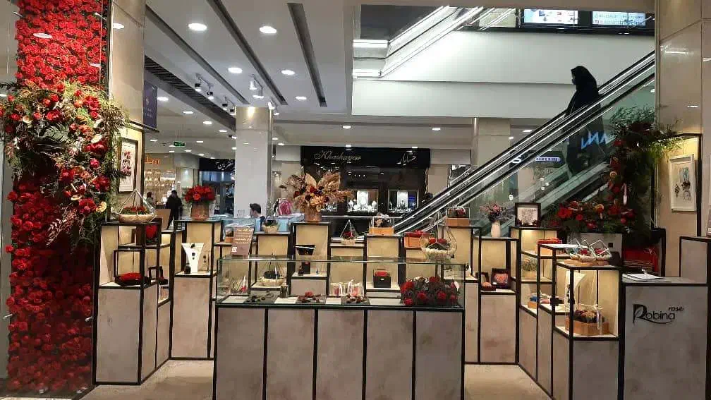 فروشنده فروشگاهی، پاره وقت، خانم|استخدام بازاریابی و فروش|تهران, نیاوران|دیوار