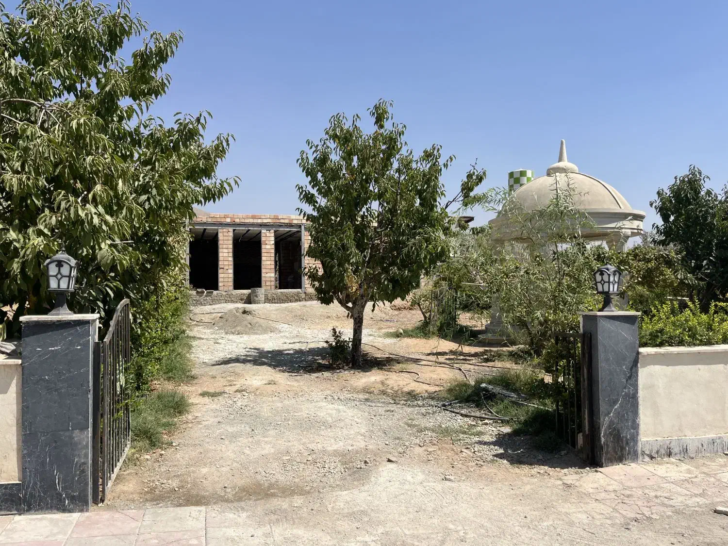 ۴۵۲ متر باغ،همراه با ۲۰۰ متر بنای نیمه کاره،فشند|فروش زمین و ملک کلنگی|هشتگرد, فشند|دیوار