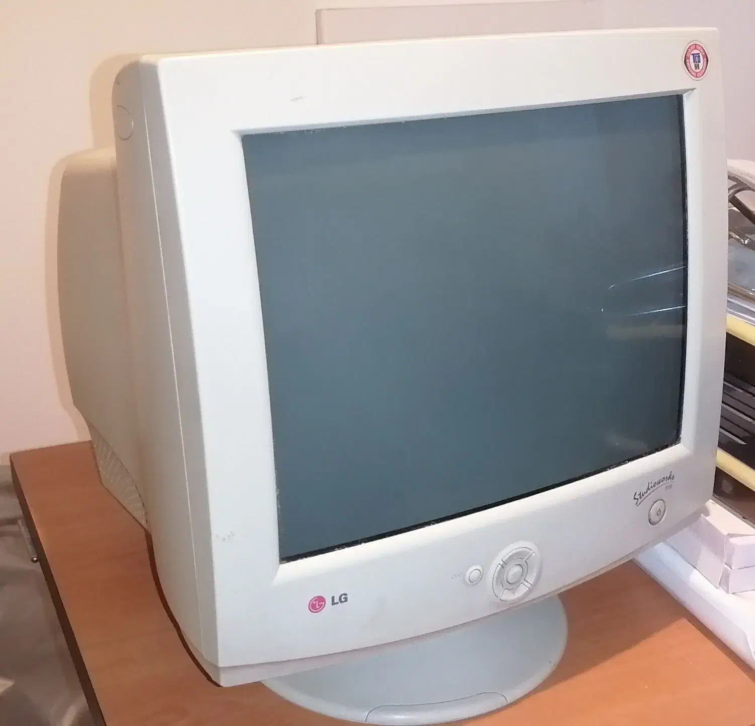 مانیتور LG قدیمی|قطعات و لوازم جانبی رایانه|تهران, توحید|دیوار