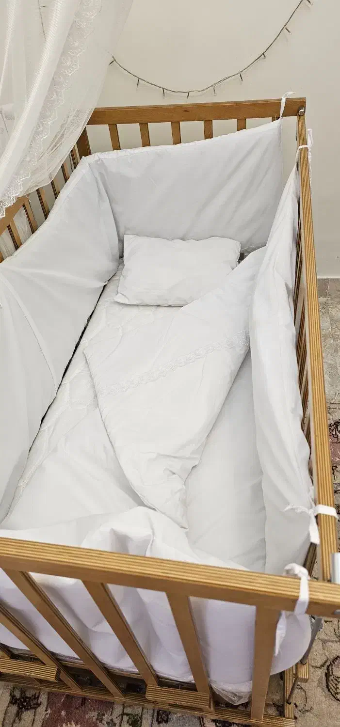 تخت کنار مادر گهواره ای|تخت و صندلی بچه|تبریز, |دیوار