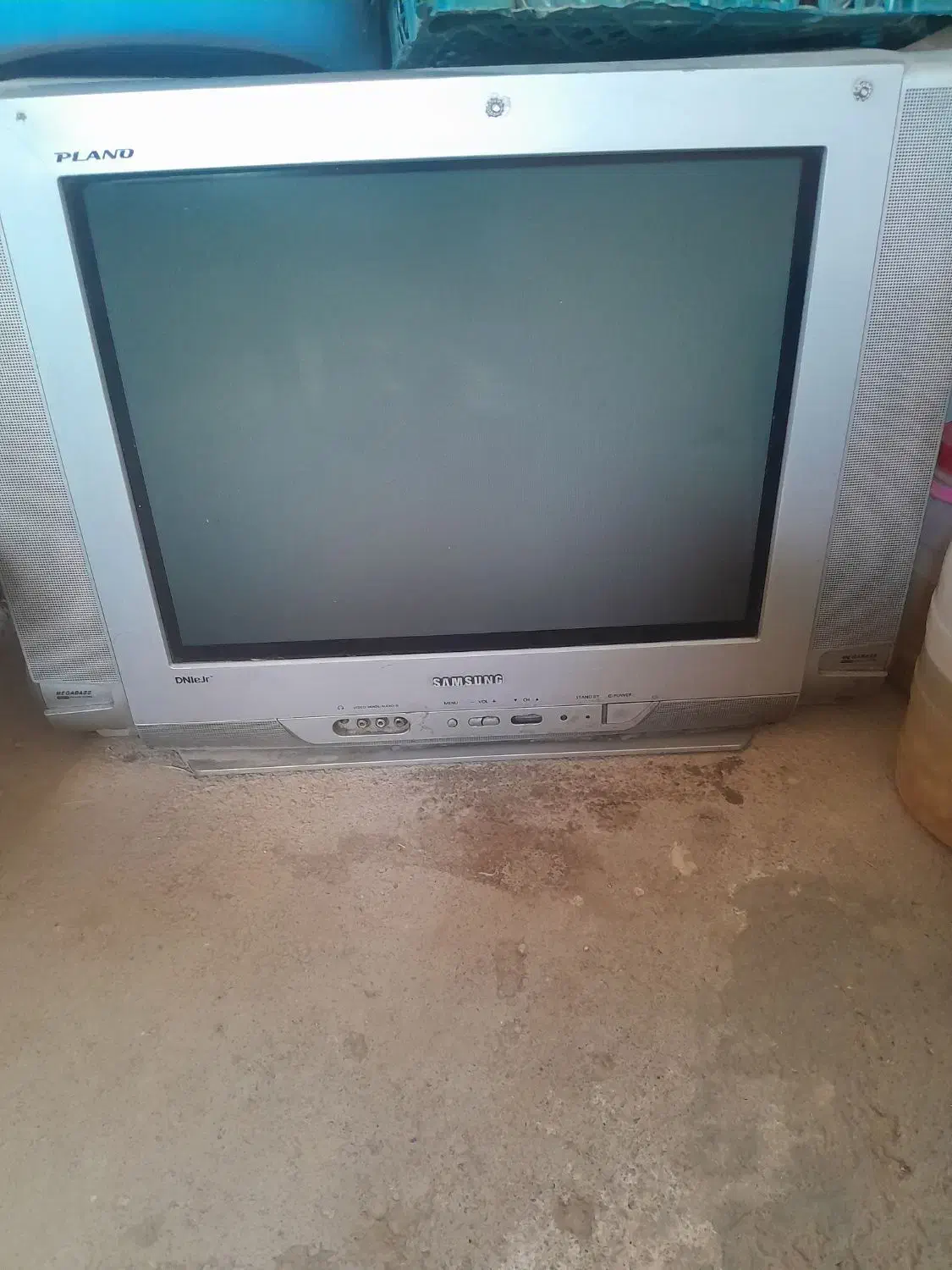 یک تلوزیون ۲۱باکنترور|تلویزیون و پروژکتور|قم, ولیعصر|دیوار