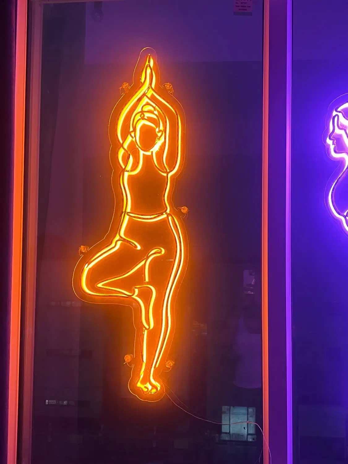 تابلو نئون یوگا|تجهیزات ورزشی|قائمشهر, |دیوار