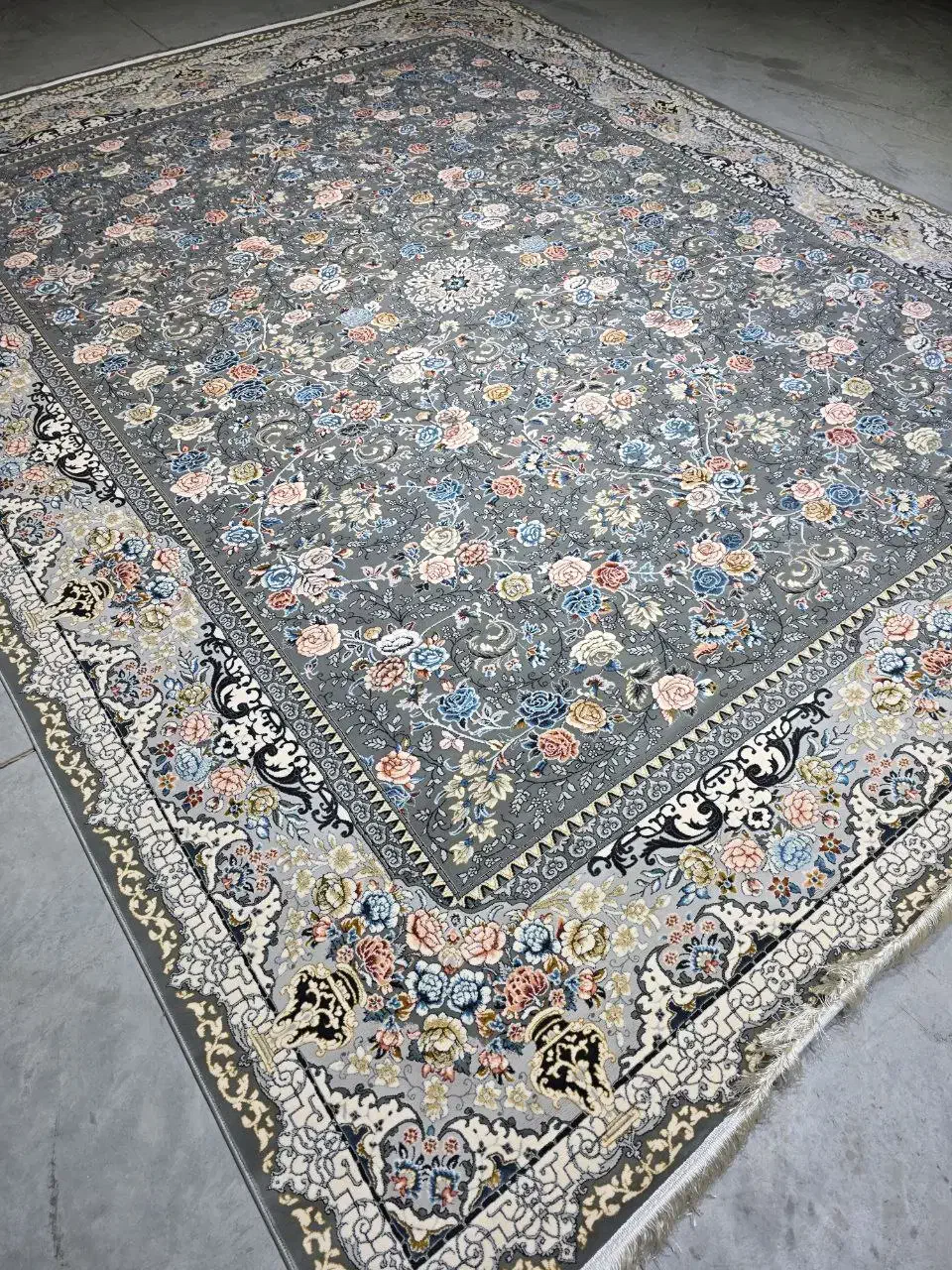 فرش 12 متری تمام نخ 700 شانه با کلی تنوع|فرش|ارومیه, |دیوار