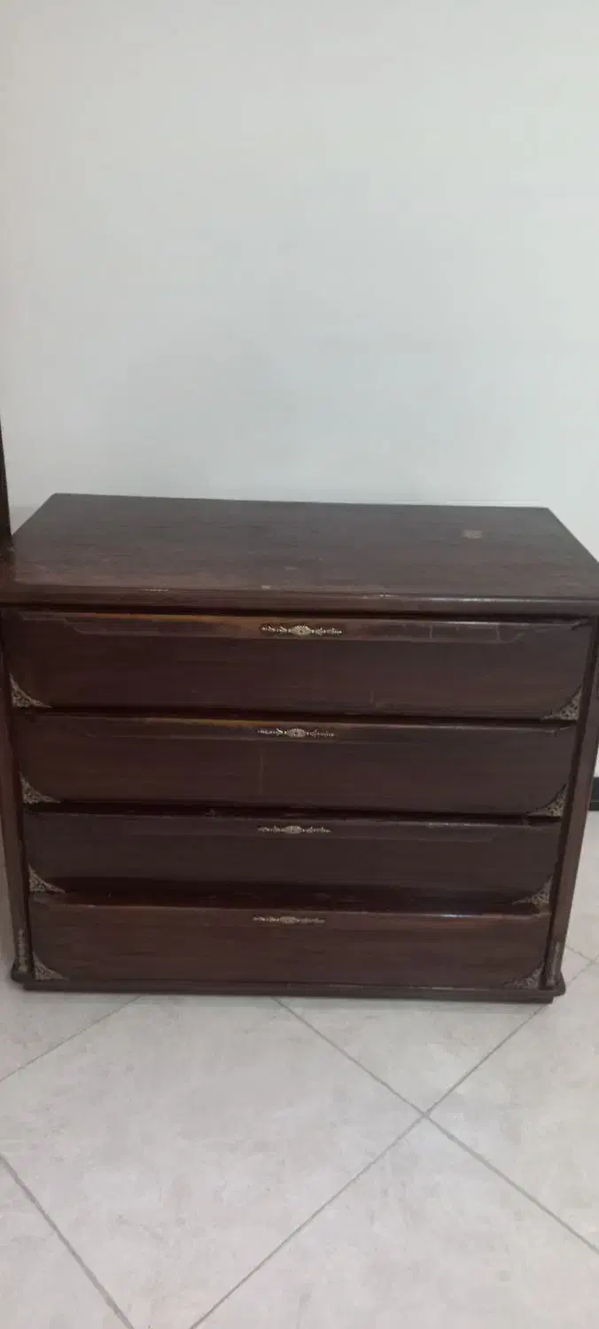 دراور چهار کشو یی برنز کاری|جاکفشی، کمد، دراور|تهران, پرستار|دیوار