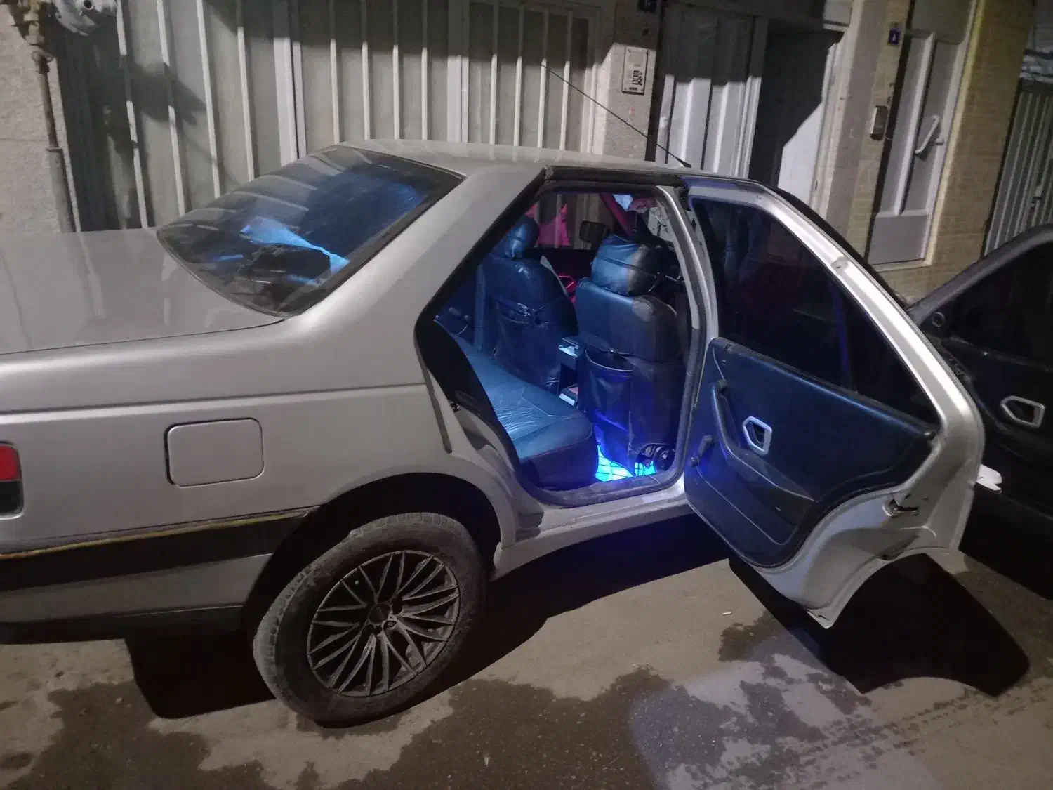 پژو ۴۰۵ نقره ای اکلیلی مدل ۸۵موتورپارس سال( XU7)|خودرو سواری و وانت|اصفهان, عمان سامانی|دیوار