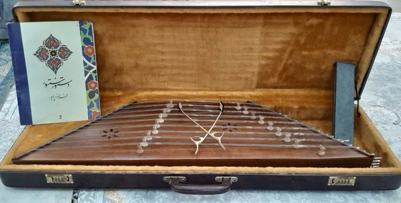 سنتور|سازهای سنتی|بندر انزلی, گلسرخ|دیوار