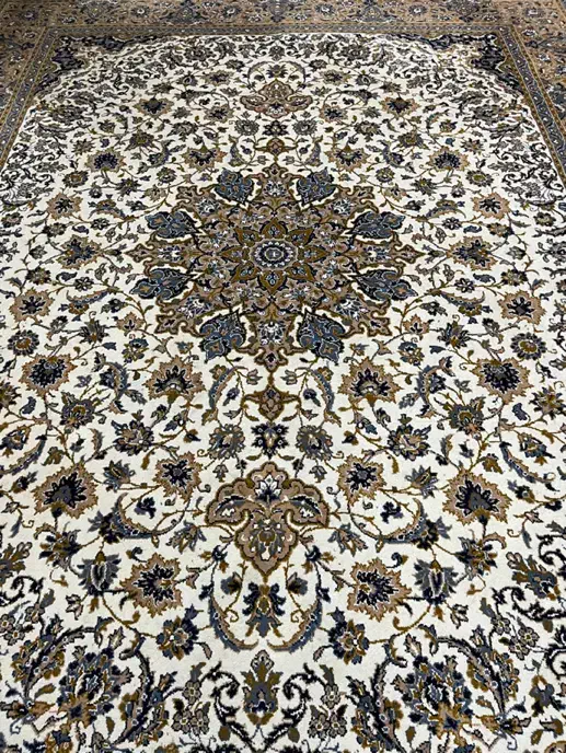 ۲ عدد فرش ۱۲ متری سالم و بدون پارگی و سوختگی|فرش|بندر انزلی, آخرخط|دیوار