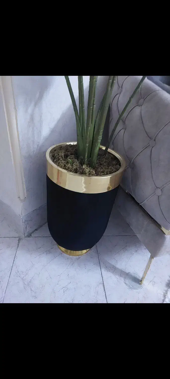 یک عدد گلدان نو|گل مصنوعی|تهران, کیانشهر|دیوار