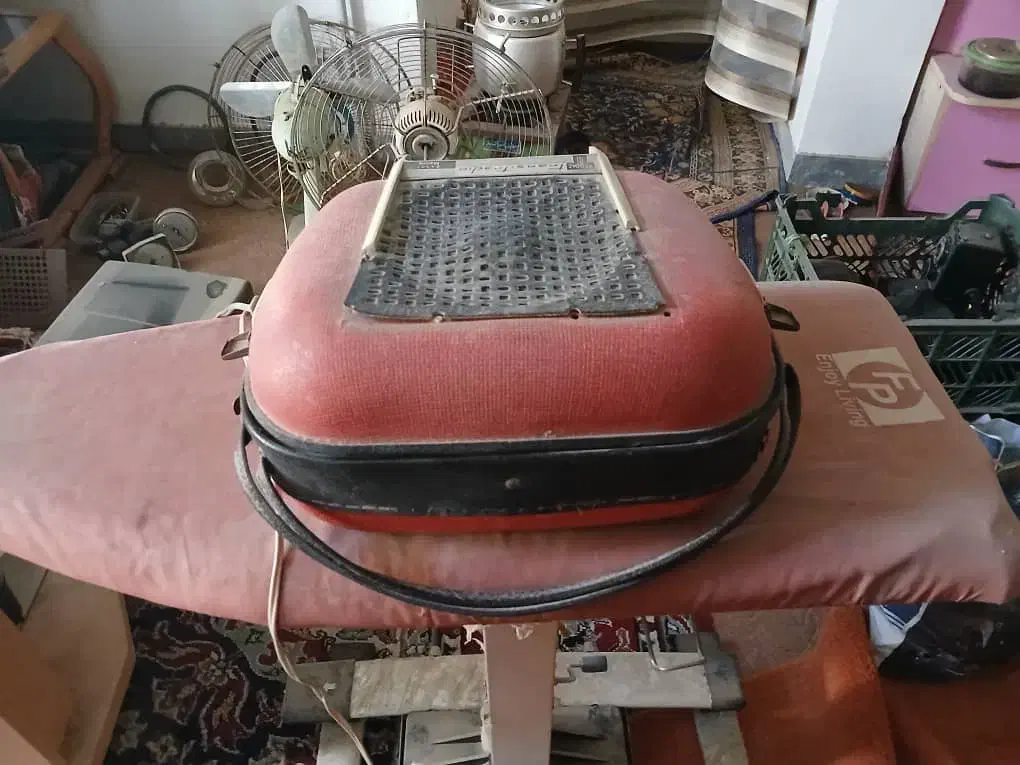 تعدادی رادیو قدیمی|کلکسیون اشیاء عتیقه|گرگان, |دیوار