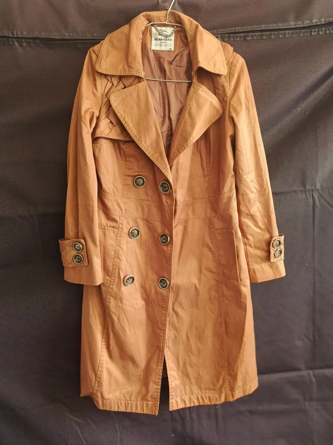 پالتو|لباس|میبد, |دیوار