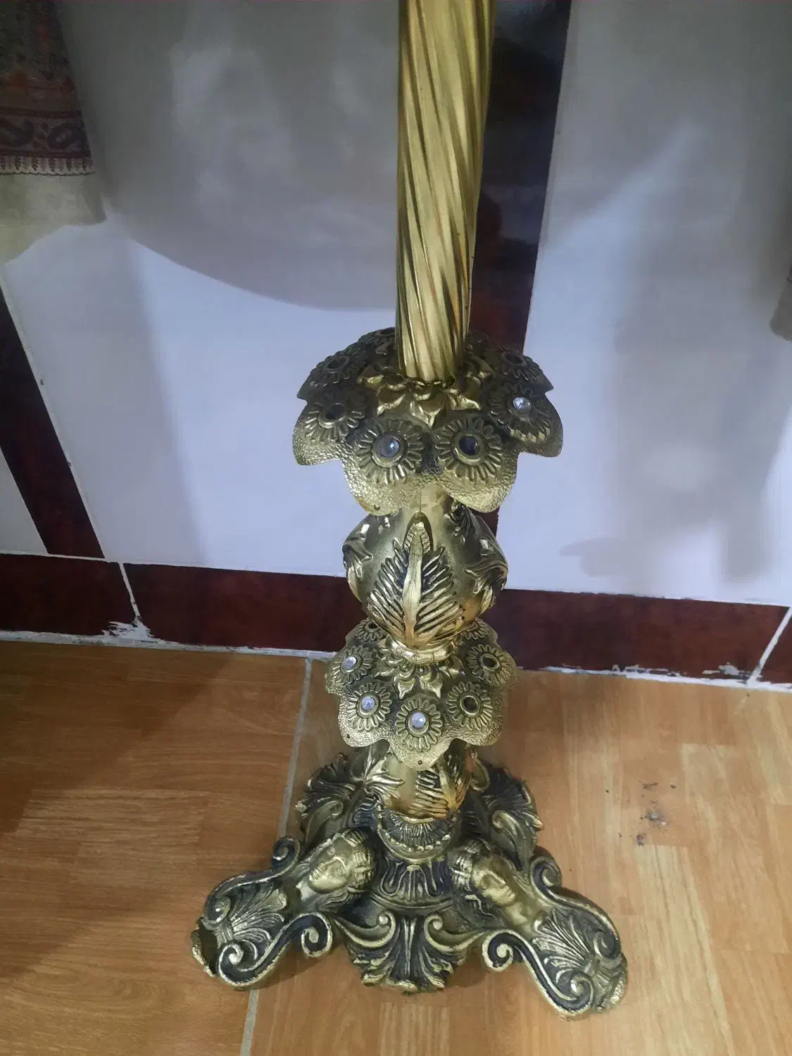 میز کنار سالنی|میز تلفن|تربت جام, شهرک معلم|دیوار