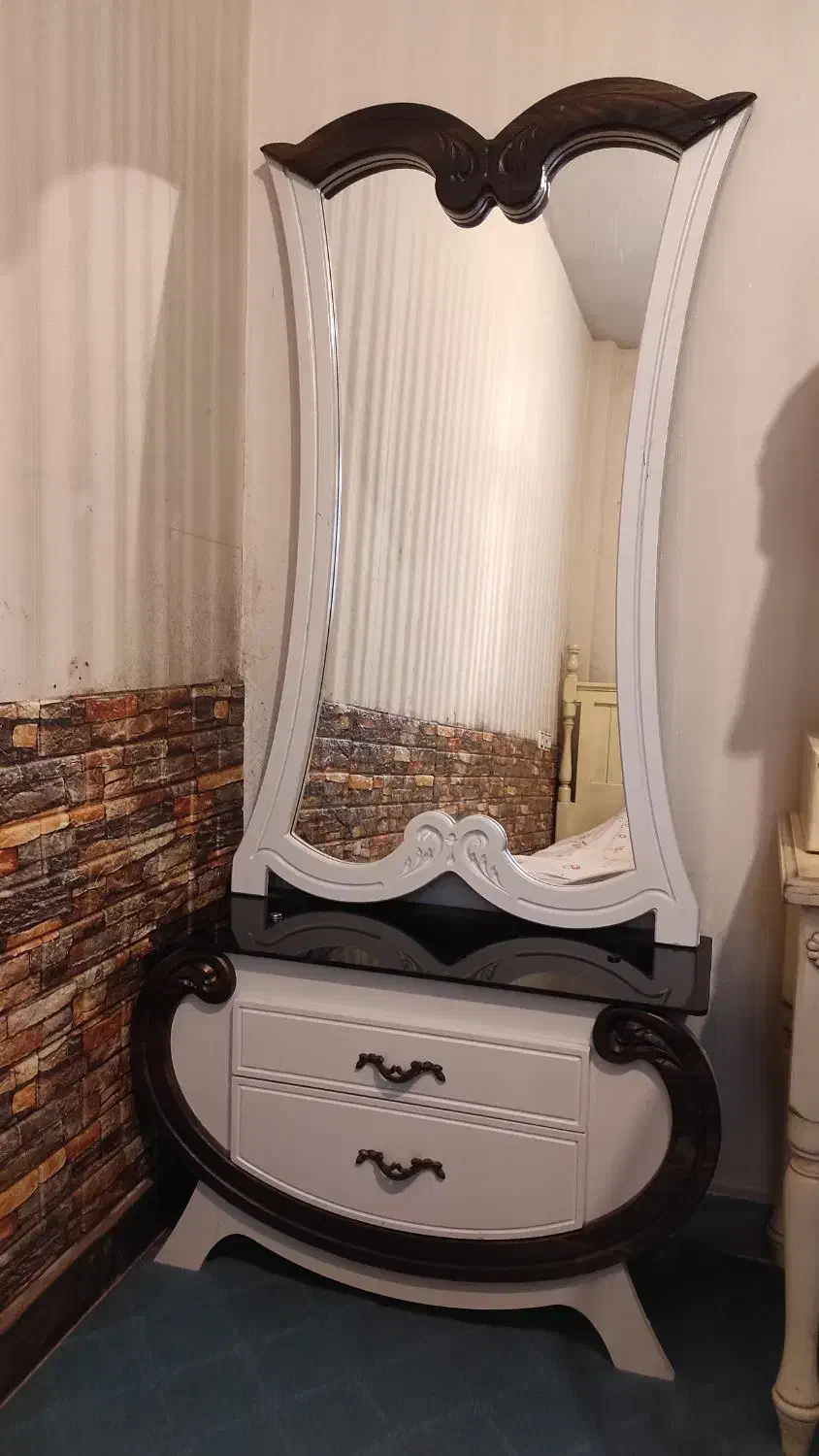 آیینه|آینه|رضوانشهر, |دیوار