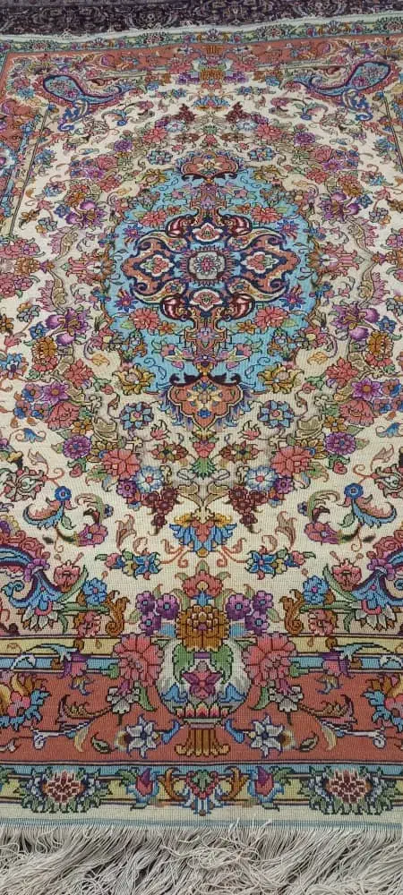 ۶متری سالاری هریس|فرش|تبریز, |دیوار