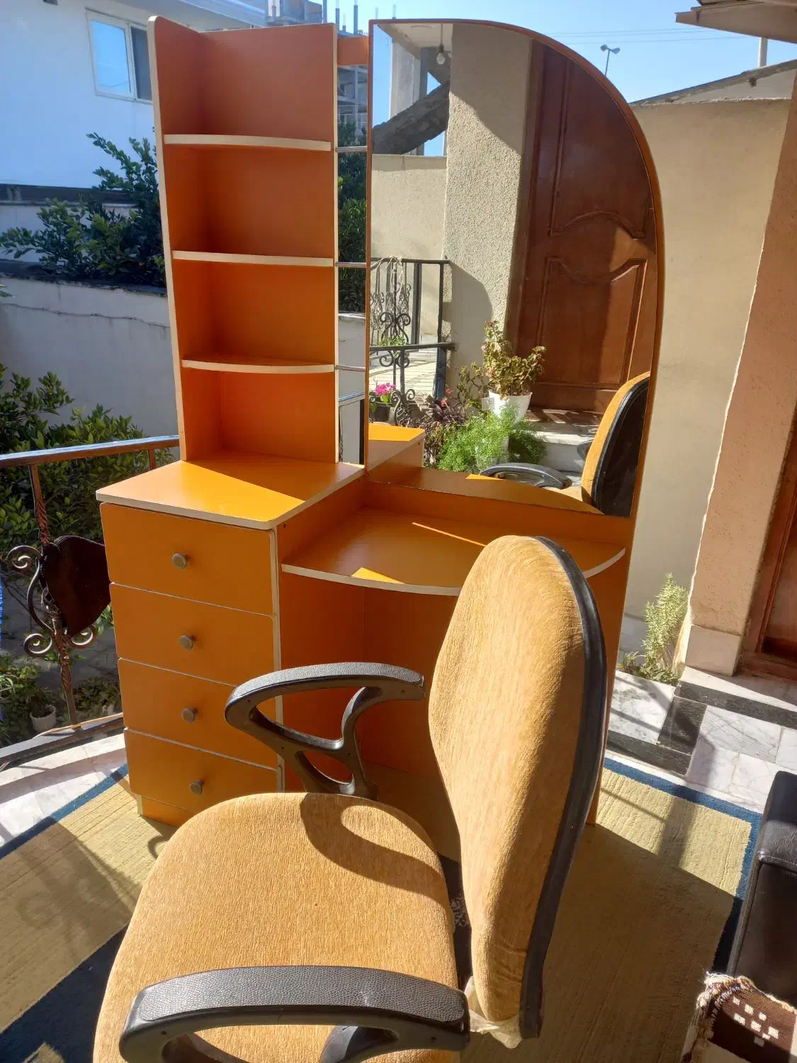 میز ارایشی و صندلی|آرایشگاه و سالنهای زیبایی|کردکوی, |دیوار