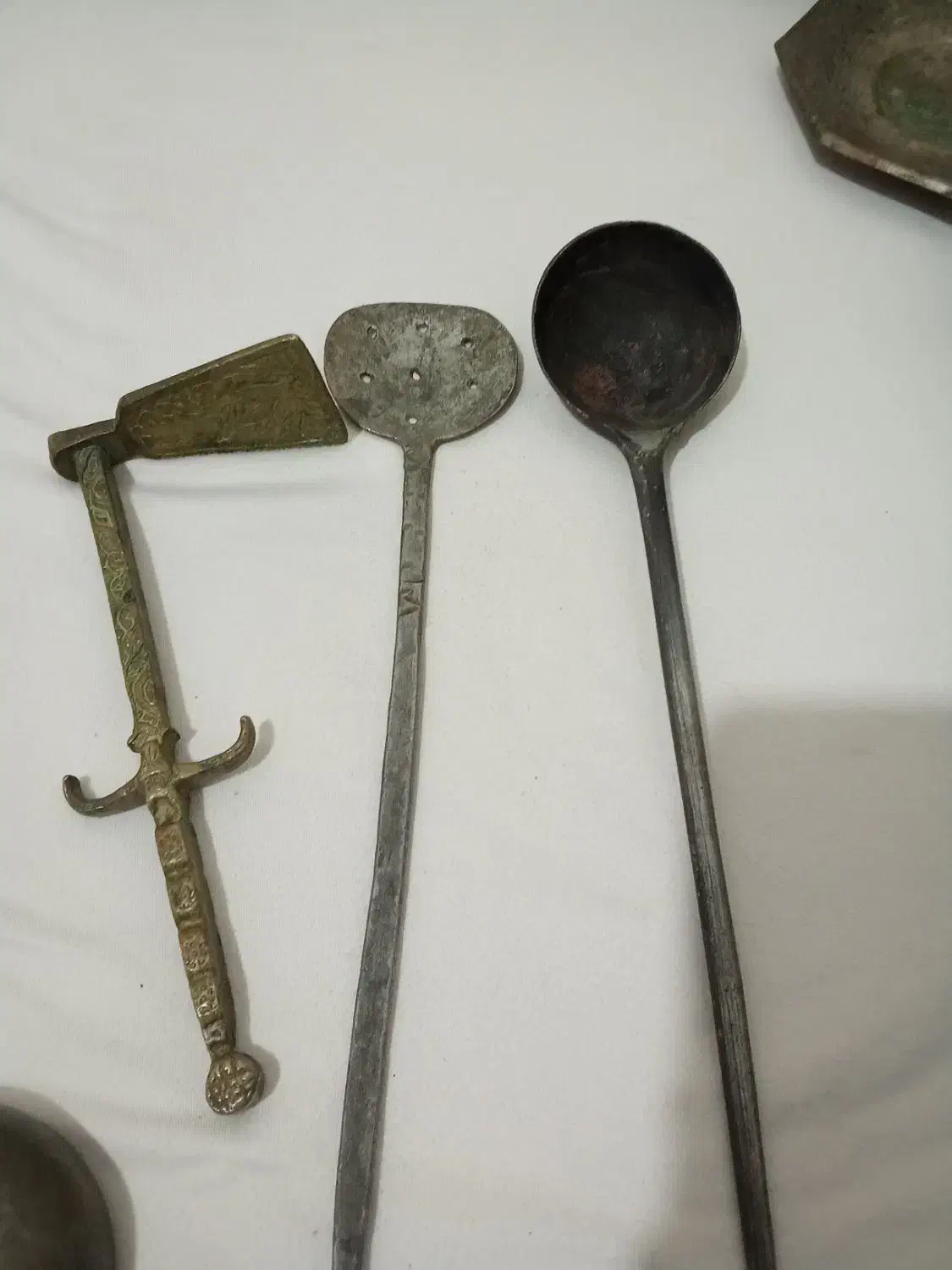 لوازم برنجی|کلکسیون اشیاء عتیقه|گرگان, |دیوار