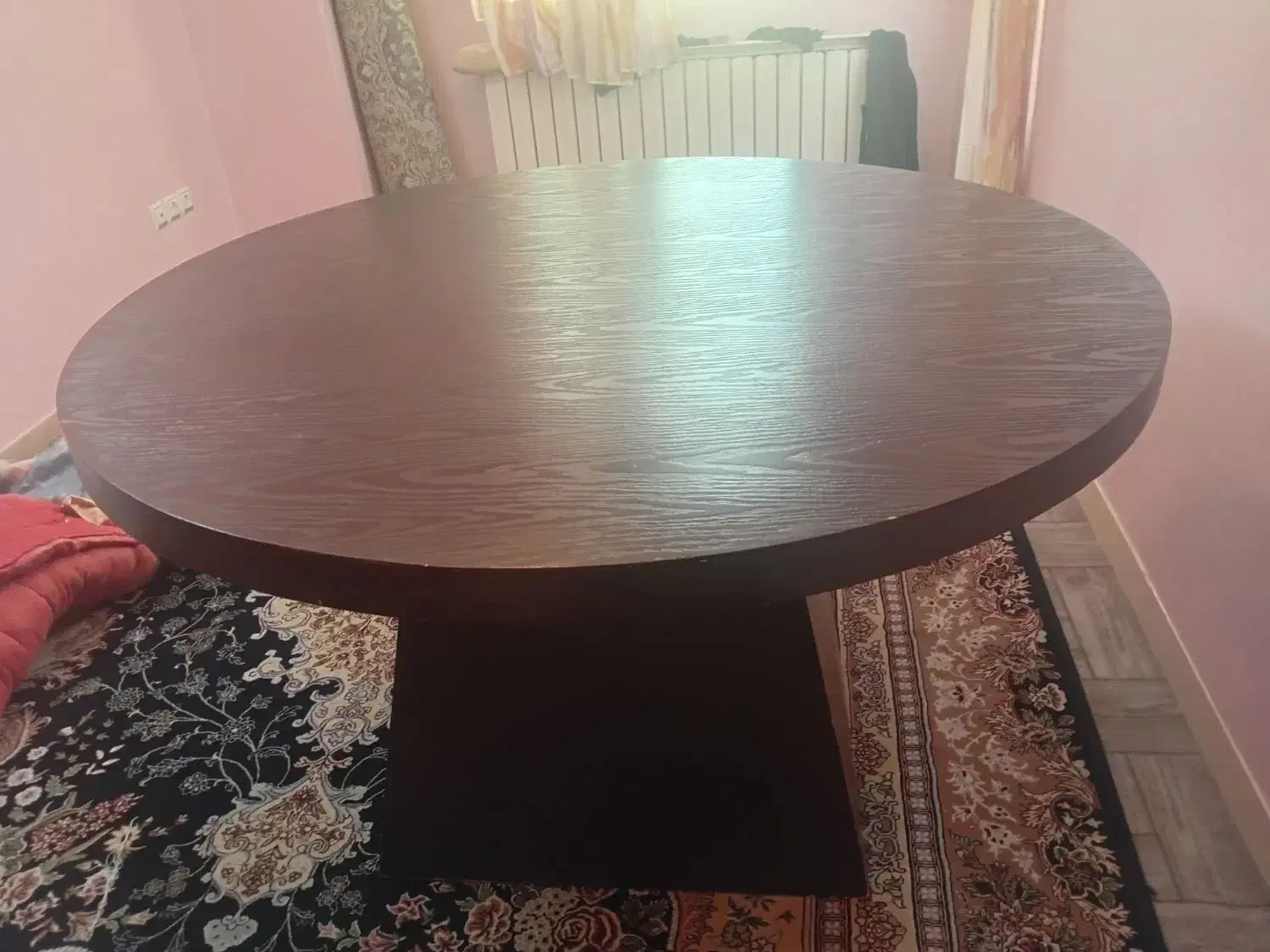 میز گرد جدا می‌شود|میز و صندلی غذاخوری|کوهسار (البرز), |دیوار