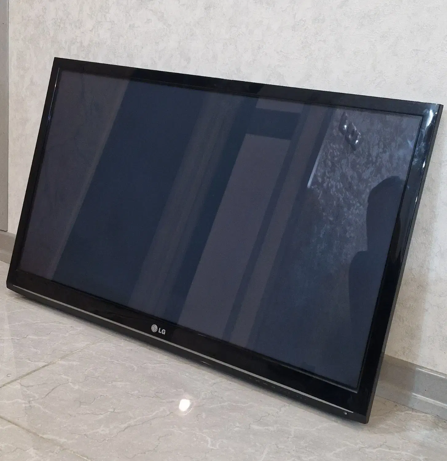 تلویزیون 42 اینچ ال جی اصل کره ای|تلویزیون و پروژکتور|شاهین‌شهر, شهرک هشت بهشت|دیوار