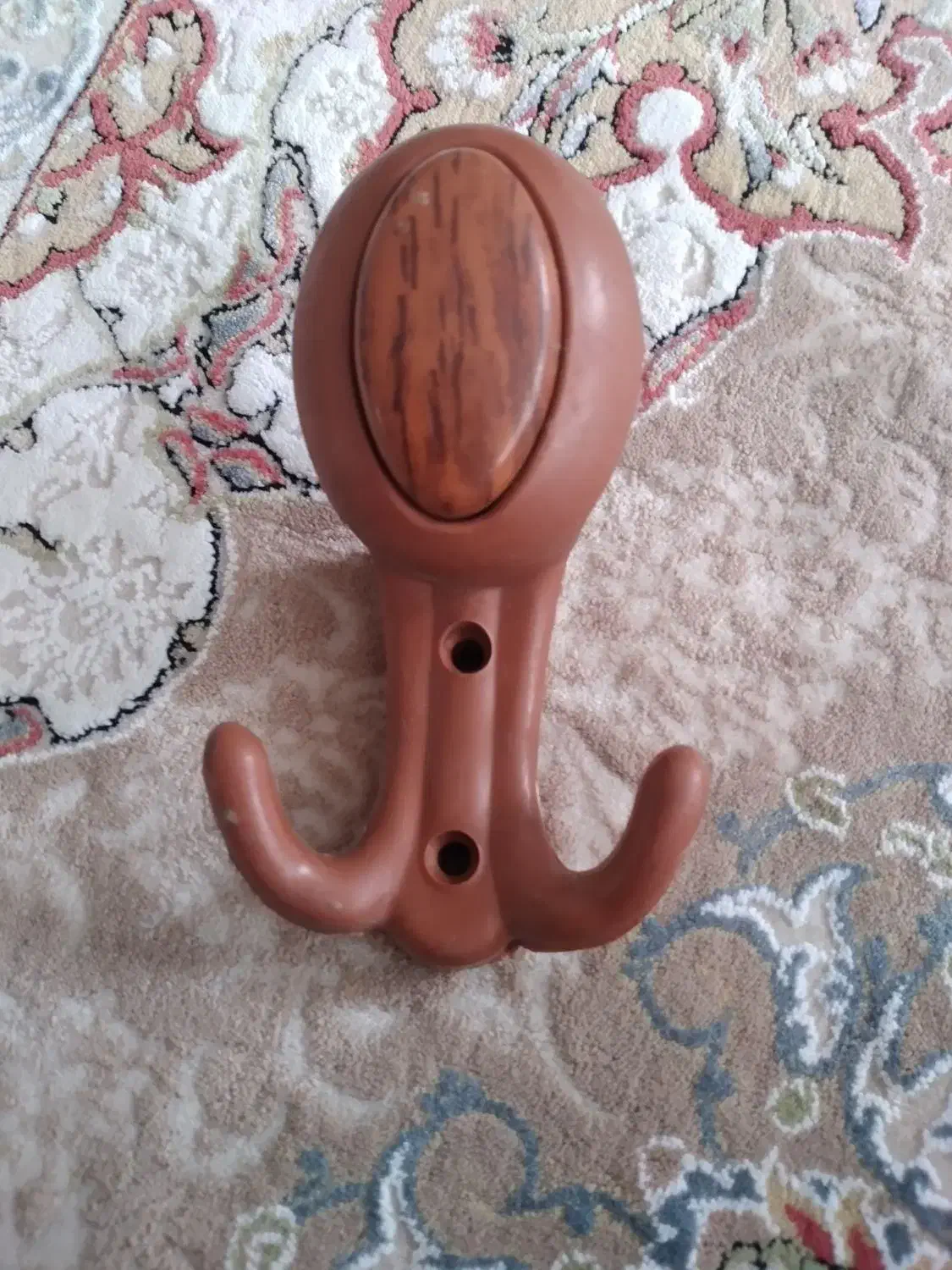 چوب لباسی (گل میخ)|بندرخت و رختآویز|ری, سیزده آبان|دیوار