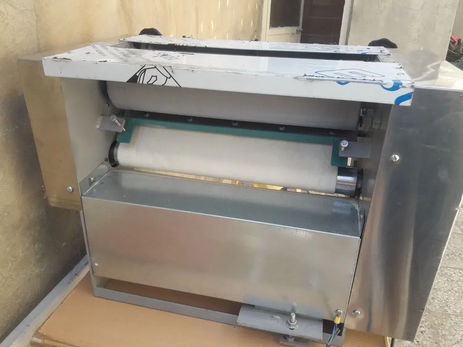 خمیر پهن کن دهنه ۶۰صنعت کارتهران|کافی‌شاپ و رستوران|شیراز, دست خضر|دیوار