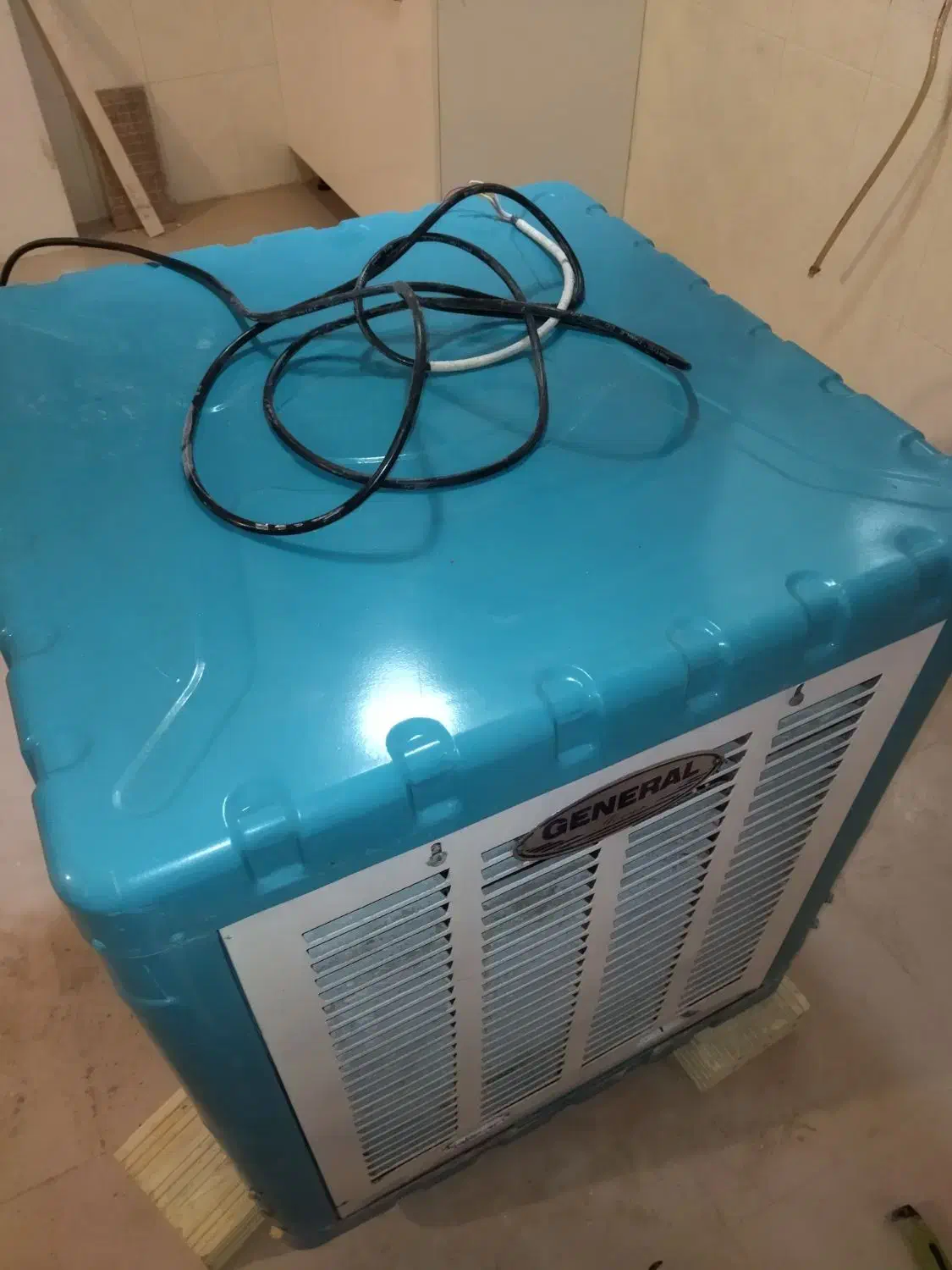 کولر|کولر آبی|تاکستان, |دیوار