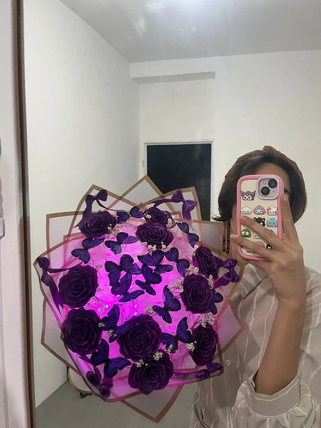 گل رز ربانی و پروانه|گل مصنوعی|برازجان, |دیوار