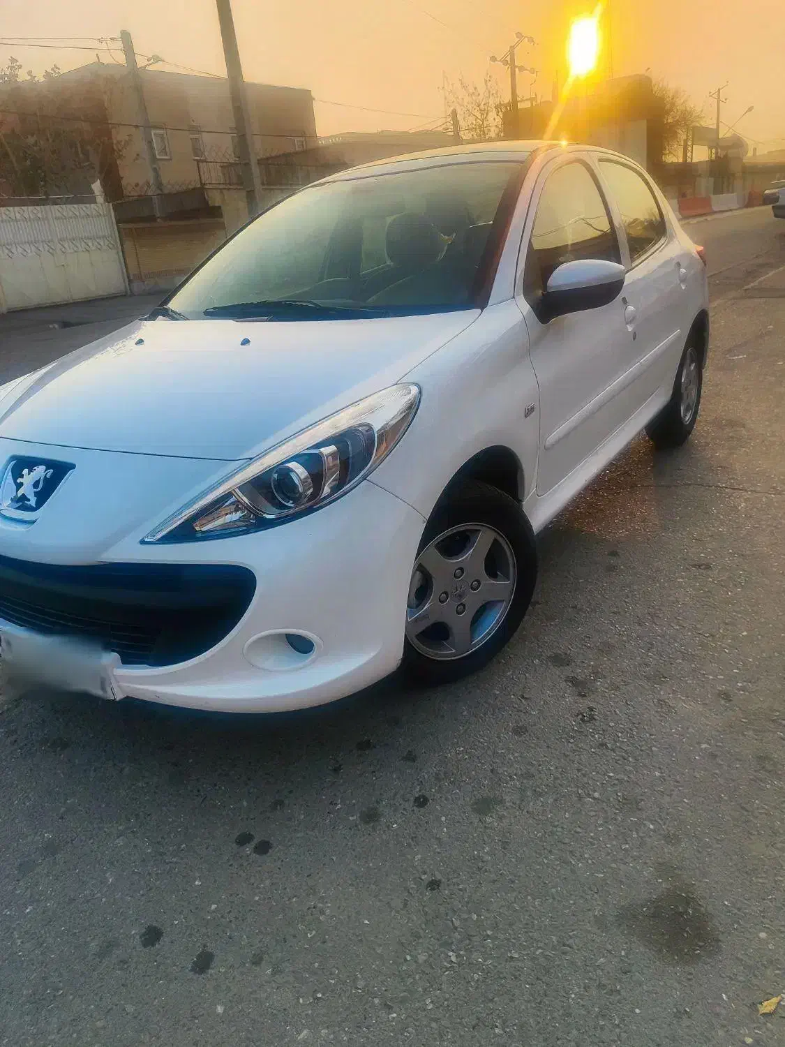 ۲۰۷ اتومات سقف شیشه‌ای ارتقاء یافته|خودرو سواری و وانت|تبریز, |دیوار