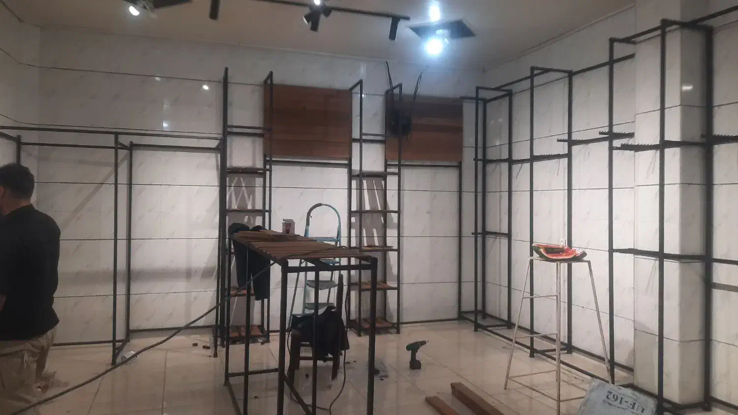 نصب سریع انواع رگال لباس در محل|فروشگاه و مغازه|اصفهان, شاهزید|دیوار