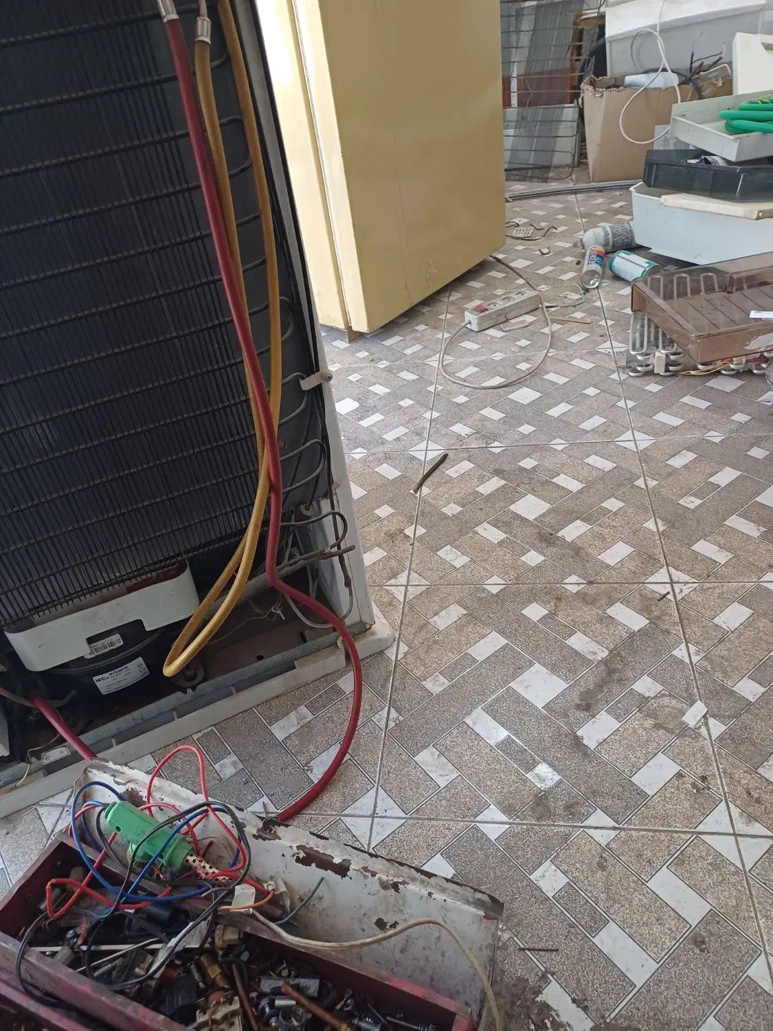 تعمیر انواع یخچال خانگی وصنعتی|خدمات پیشه و مهارت|زیباشهر, |دیوار